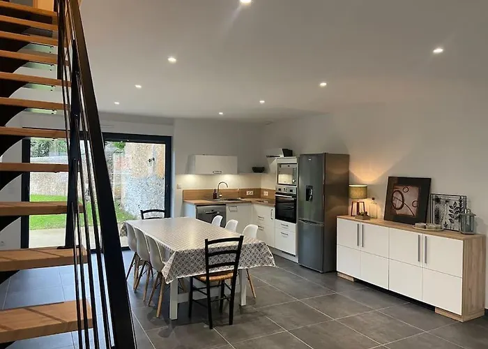 Les Prunelles Maison De Village De 4 A 8 Personnes